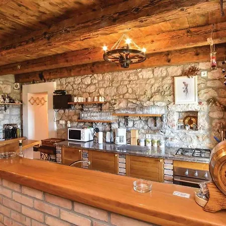 Madunic Villa *