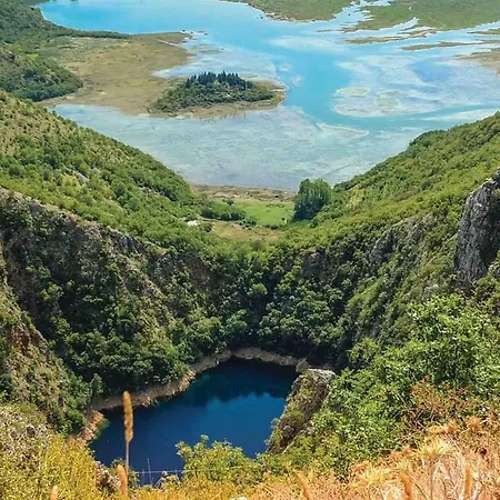 Villa Madunic Cista Provo