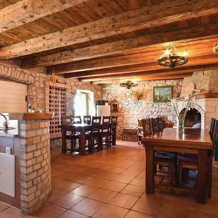 Villa Madunic Cista Provo