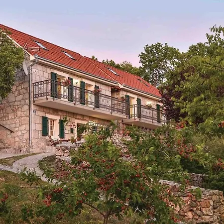 Villa Madunic Cista Provo