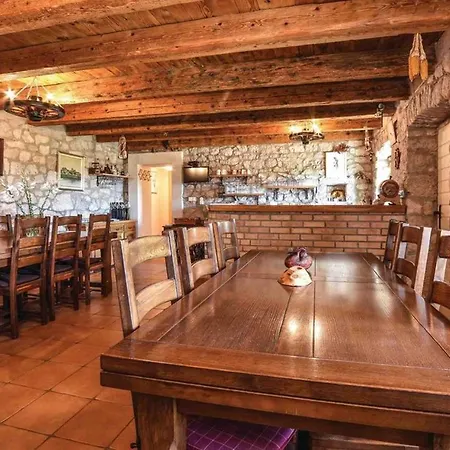 Madunic Villa Cista Provo