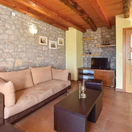 Madunic Villa Cista Provo